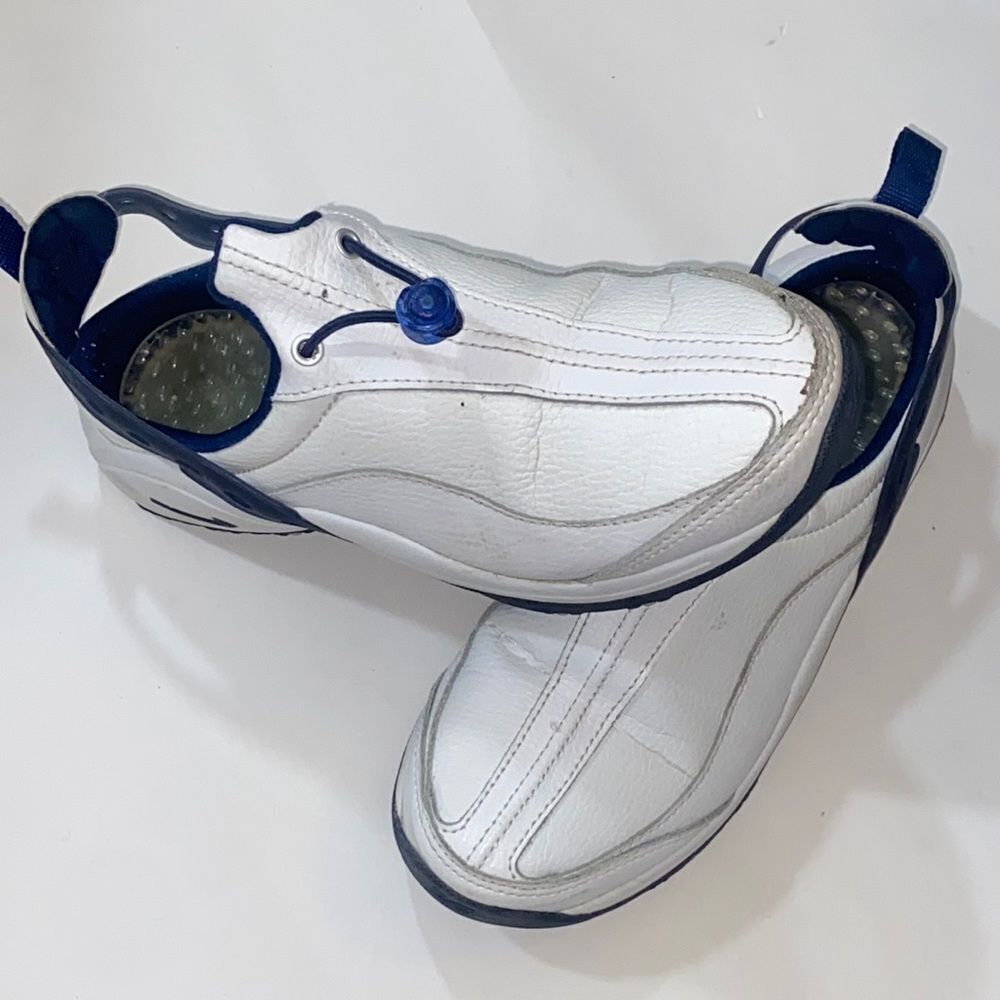 Vintage Y2K Nike Woman Shoes Size 7.5